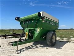 J & M 750-14 Grain Cart 