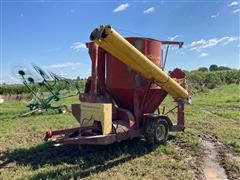 New Holland 353 Feed Grinder 