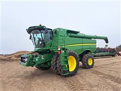 2019 John Deere S780 2WD Combine 