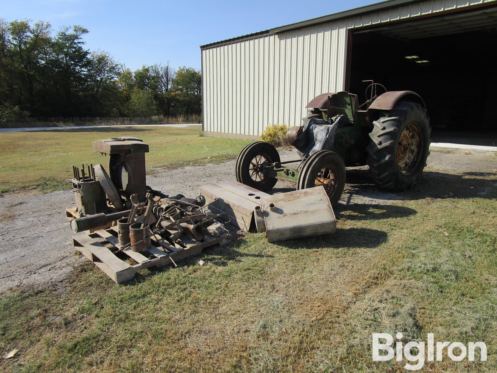 1939 John Deere D 2WD Tractor 