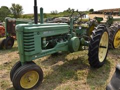 1952 John Deere B 2WD Tractor 