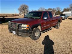 2001 GMC Sierra 2500 HD 4x4 Extended Cab Pickup 