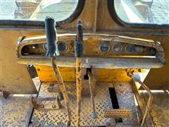 items/ce3a539c8913ee11a81c000d3ad3f876/internationaltd15dozer_4d706f6ac64b4d3e9131355b99d393c7.jpg