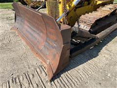 items/ce3a539c8913ee11a81c000d3ad3f876/internationaltd15dozer_d78fd9deef824f9f91f274096639599b.jpg