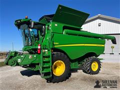 2013 John Deere S660 4WD Combine 