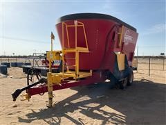 Supreme International 1200T Mixer Feed Wagon 