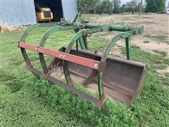 John Deere Bucket w/ Grapple 