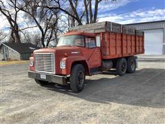 1974 International 1600 T/A Grain Truck 
