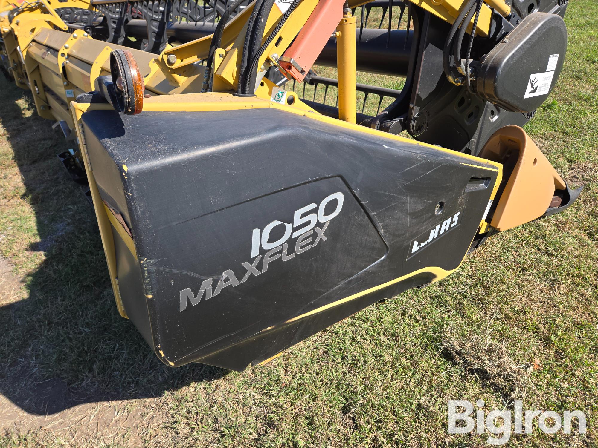 items/d00e03e22483ef119443000d3a62e002/claas1050maxflexflexheader_eb8780fb25aa4371b3208bfef61c1fe9.jpg