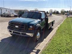 2005 Ford F450 2WD Flatbed Pickup 