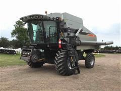 2009 Gleaner R66 2WD Combine 