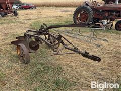 John Deere Pull-Type 2-Bottom Plow 