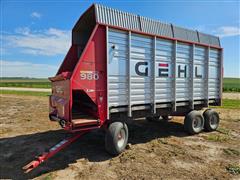 Gehl 980 Vari-Sweep Silage Wagon 