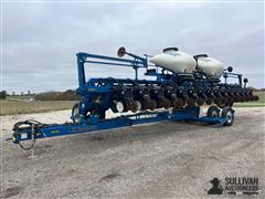 2010 Kinze 3660 16/31 Planter 