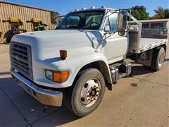1997 Ford F700 S/A Flatbed Truck 
