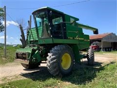 1986 John Deere 7720 Titan II Combine 