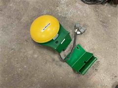 John Deere StarFire GPS Receiver & Mounting Bracket 