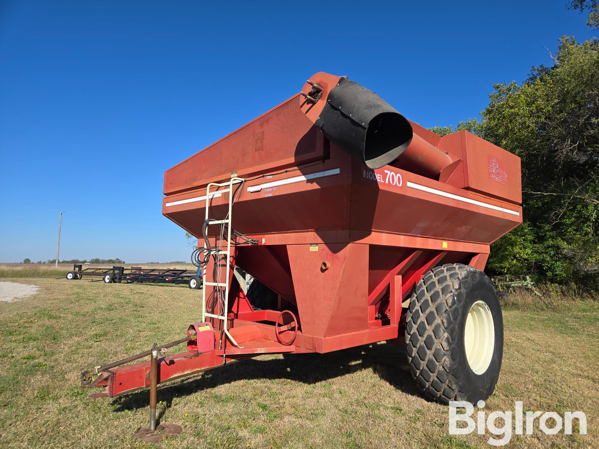 E-Z Trail 700 Grain Cart 