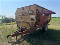 Knight 3042 Reel Auggie Feed Wagon 