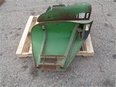 items/d1c7147f9389ee11a81c00224890f82c/johndeere30204020reartractorfendersqty2_a017e6e3af464500aa5a361e64c37657.jpg