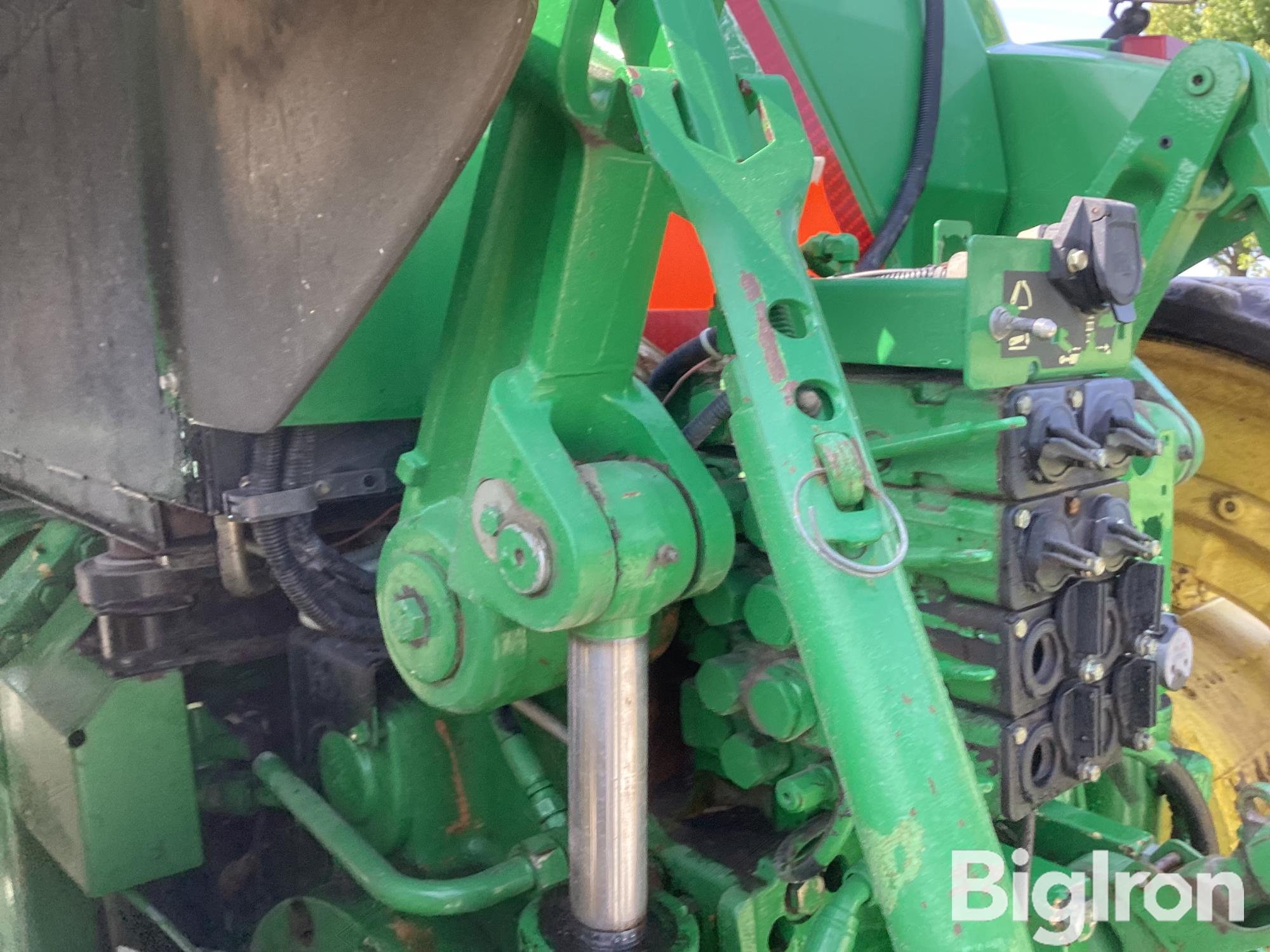 items/d235cf44417def119443000d3a620d5e/johndeere8400ttracktractor-3_d3b3cfa342b846f692cfb3fab243bfb6.jpg