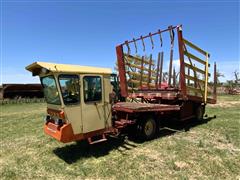 1979 New Holland 1069 StackCruiser Bale Wagon 