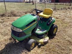 John Deere LA115 Riding Lawn Mower 