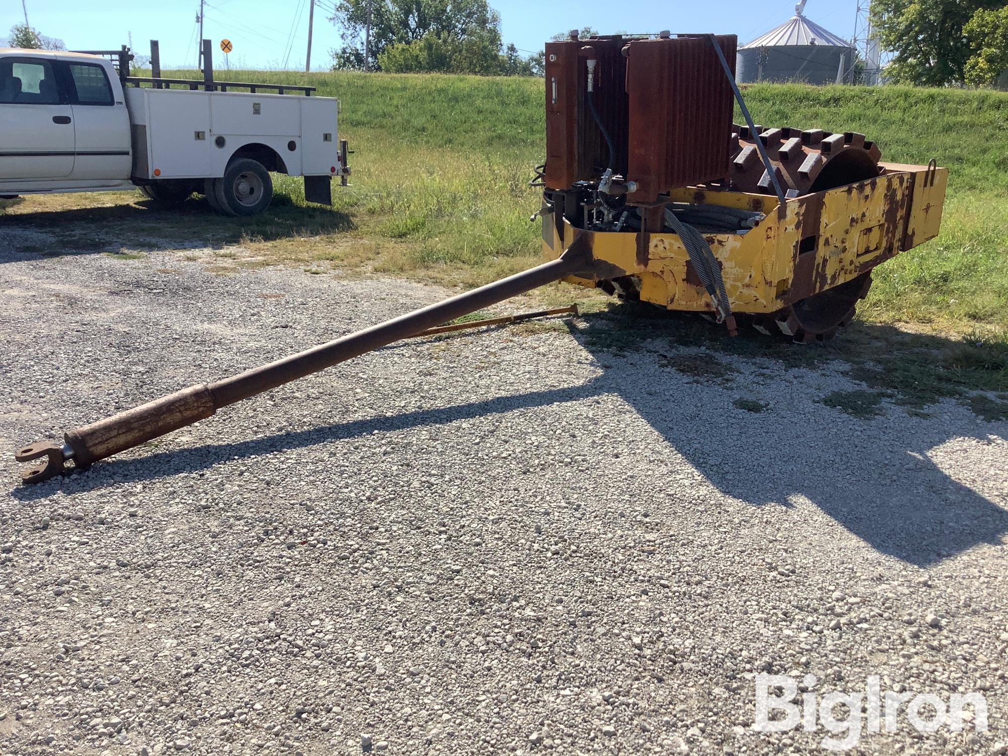 Ferguson Vibratory Padfoot Roller 