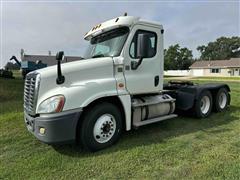 2014 Freightliner Cascadia 125 T/A Day Cab Truck Tractor 