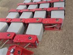 items/d2de841d58bdeb11ba5e0003fff9400f/caseih1200seriesinsecticidebracketswboxes_2a805cd006a24570a08546b528f7e190.jpg