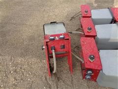 items/d2de841d58bdeb11ba5e0003fff9400f/caseih1200seriesinsecticidebracketswboxes_6b2ba1e38e944a22a8f7e5c9cada176e.jpg