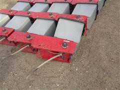 items/d2de841d58bdeb11ba5e0003fff9400f/caseih1200seriesinsecticidebracketswboxes_a8d80b625839432c961c45db8a8aa001.jpg