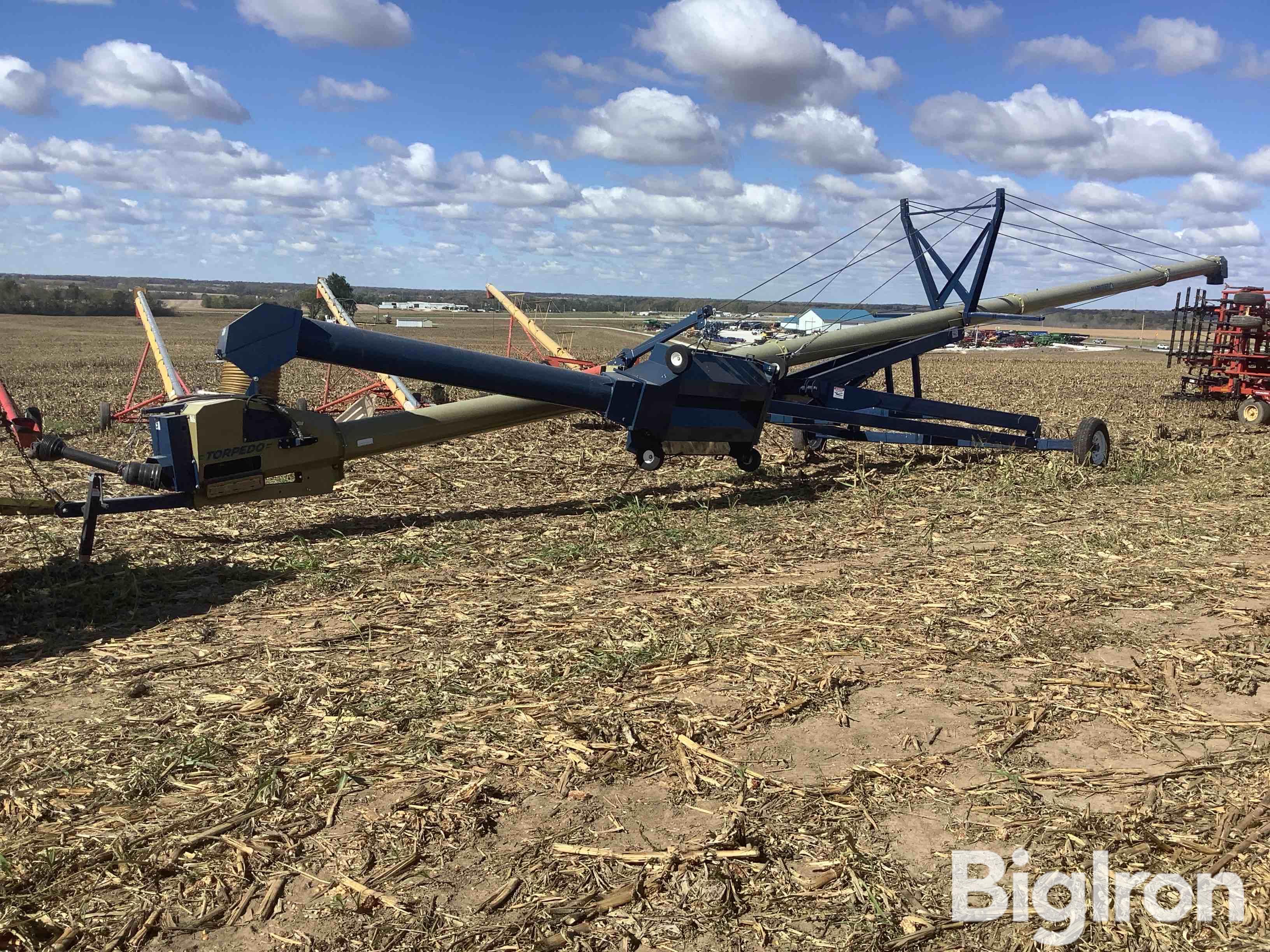 Harvest International H1374 XT Auger 