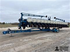 2008 Kinze 3600 16/31 Planter 