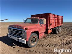 1975 Ford F700 T/A Grain Truck 