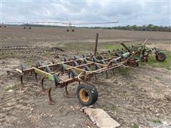 John Deere 960 Chisel Plow W/drag 