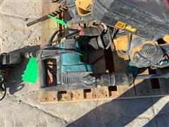 items/d427e527fa9ced119ac400155d423b69/makitahr4040celectrichammerdrill_f2d10a3271b4457b946d15a8580a1f1e.jpg