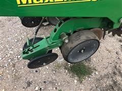 items/d5140fc3893cec11a3ee0003fff90bee/2009johndeere17608r30foldingplanter_296a8150b9444913a569b3176186aa37.jpg