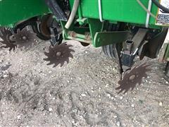 items/d5140fc3893cec11a3ee0003fff90bee/2009johndeere17608r30foldingplanter_8a31db9754bc4033800086719604b31a.jpg