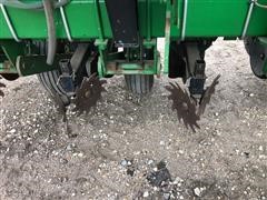 items/d5140fc3893cec11a3ee0003fff90bee/2009johndeere17608r30foldingplanter_b36f29fee4ae4e10a4bcc4a27e1e54df.jpg