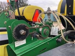 items/d5140fc3893cec11a3ee0003fff90bee/2009johndeere17608r30foldingplanter_c91ff7591f374438aa0b53986c5146e5.jpg