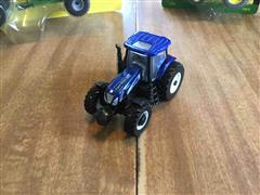 New Holland T7070 Power Command Toy Tractor 
