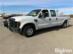 2008 Ford F350 XL Super Duty Crew Cab Pickup w/ Power Liftgate 