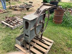 John Deere 1A Hand Corn Sheller 