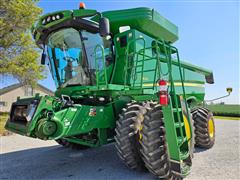 2012 John Deere S670 2WD Combine 