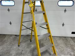 7' Step Ladder 