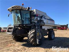 2011 Gleaner S77 Tritura 2WD Combine 