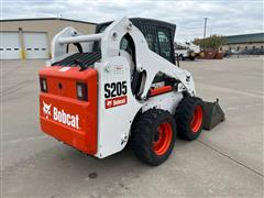 items/d6413bc7aeeaed11a81c00224890e11c/2009bobcats205skidsteer_bc5e357f4a834b41a1e1f25ecc31f6bb.jpg