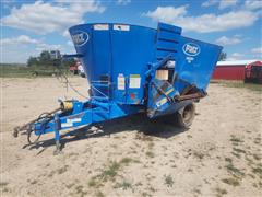 Patz V620H Vertical Mixer Feeder Wagon 