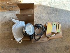 items/d67e4156ba87ee11a81c6045bd4a636e/agco700958020lightkit_ea283eda26d84d4ba79d518cf751173e.jpg